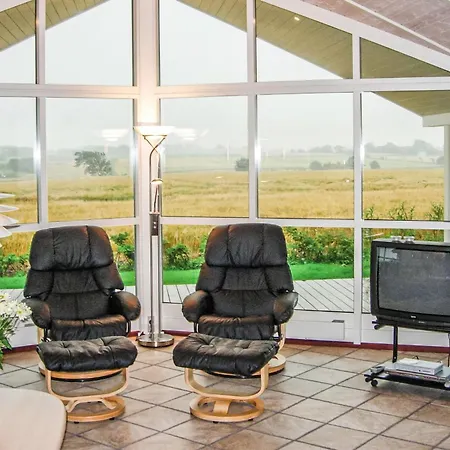 4 Bedroom Awesome In *